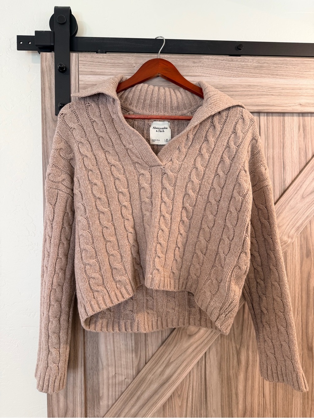 Abercrombie & Fitch Women's Cable Knit V-Neck Cropped Sweater - Taupe